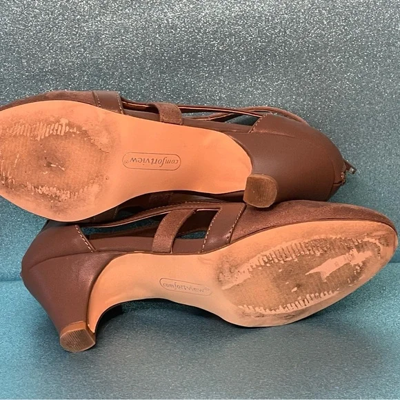 ComfortView Women's Light Brown Suede Shoes - Picture 6 of 6